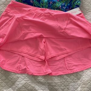 NWT Lilly Pulitzer Luxletic Coral Skort, Medium
